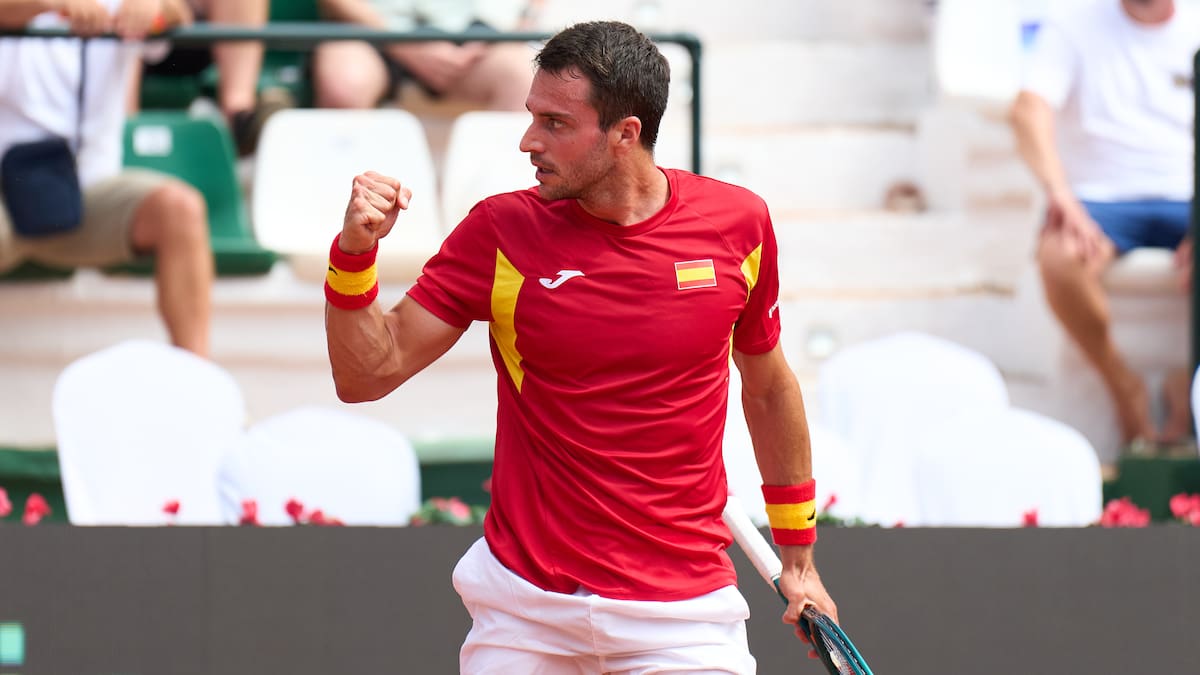 Pedro Martínez recupera el espíritu de la Davis y derrota a Holger Rune para forzar el quinto partido en el Dinamarca-España | Tenis