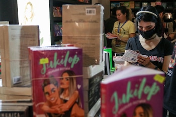 Miles de personas en la