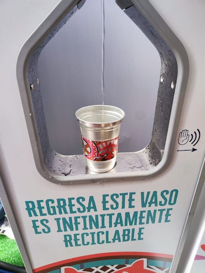 Los vasos del GP de México 2024 son reciclables. (Foto: Nayeli Reyes/El Financiero)