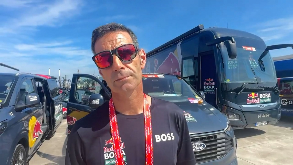 Patxi Vila y 'su' Red Bull, del posible podio de Hindley, al futuro de Roglic, Lazkano, la llegada de Remco...