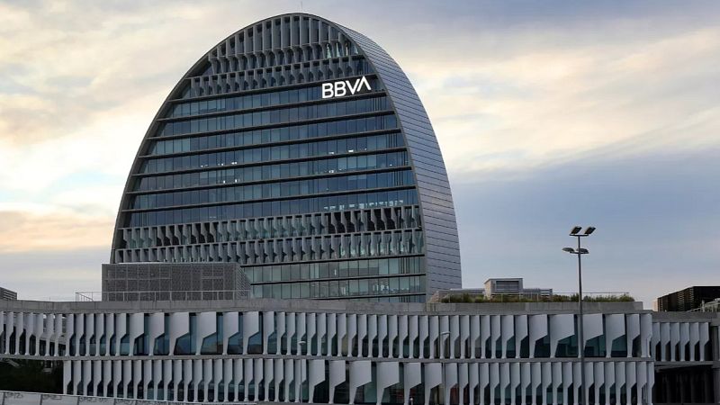 Así es la OPA mejorada del BBVA por el Banco Sabadell, aprobada por la CNMV