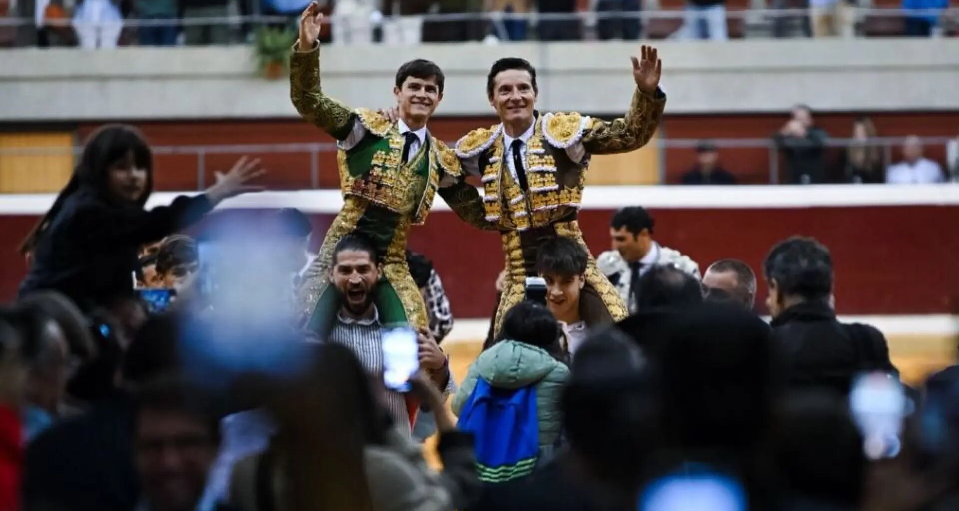 El torero aragonés Aarón Palacio vuelve a abrir la puerta grande de Logroño
