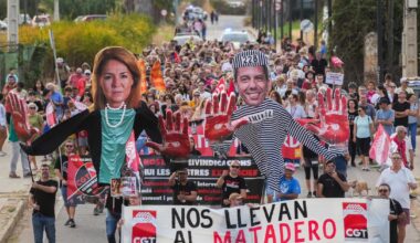 Dos manifestaciones exigen en Valencia la dimisión de Mazón tras la dana: "Es el máximo responsable"
