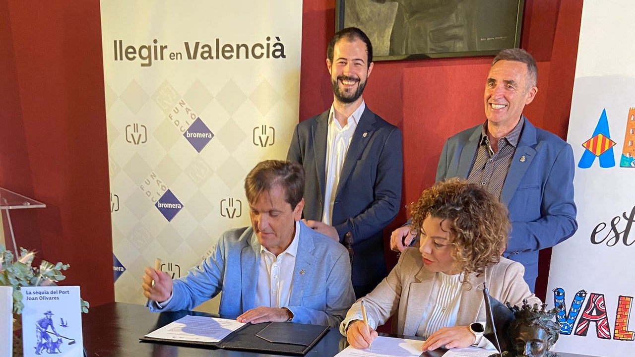La Fundació Bromera per al Foment de la Lectura y el ayuntamiento de Alzira firman un convenio de colaboración formal