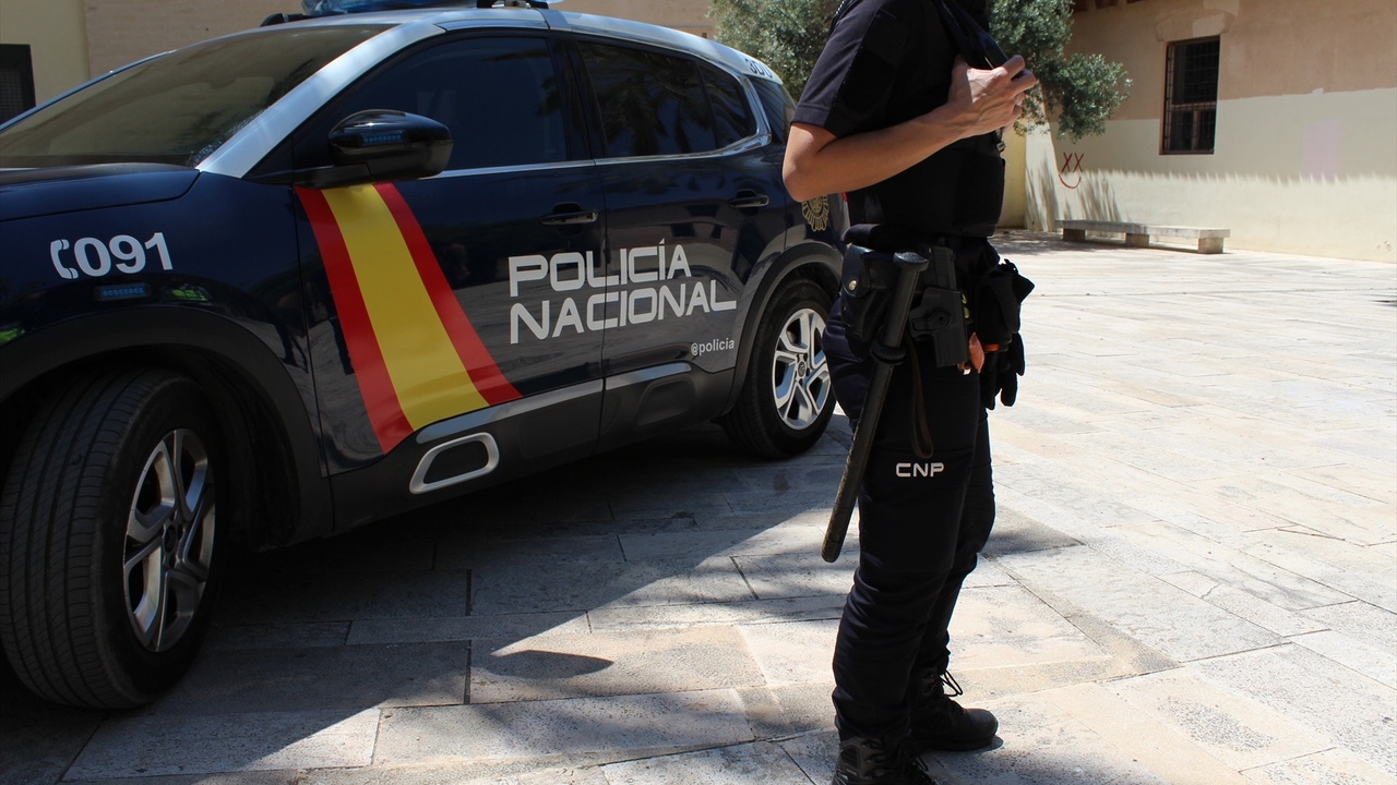 Un hombre asesina a su pareja en plena calle en Sevilla y después intenta suicidarse