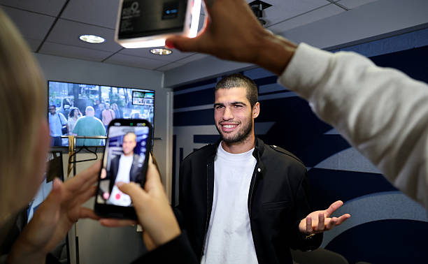 Alcaraz se divierte con el título del US Open. Fuente: Getty