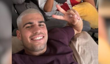 Carlos Alcaraz estrena pelo rubio platino para celebrar el US Open: «Este tío tiene palabra»