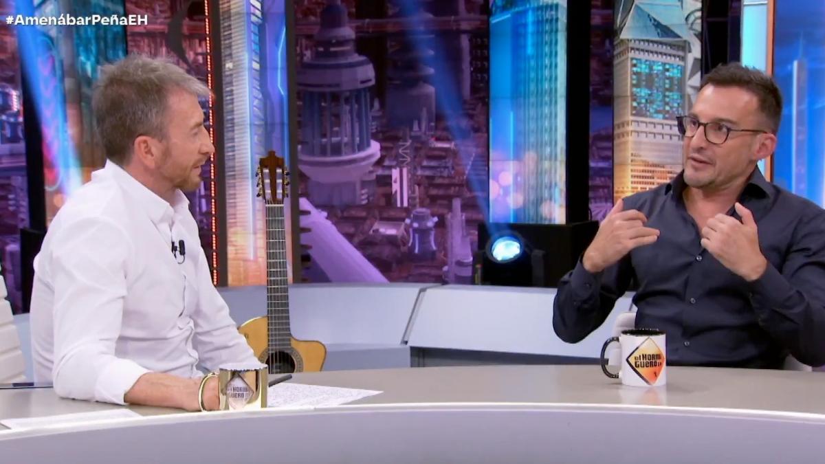 Amenábar desvela qué le dijo en persona Pérez-Reverte tras ver una escena de Cervantes en 'El Cautivo'