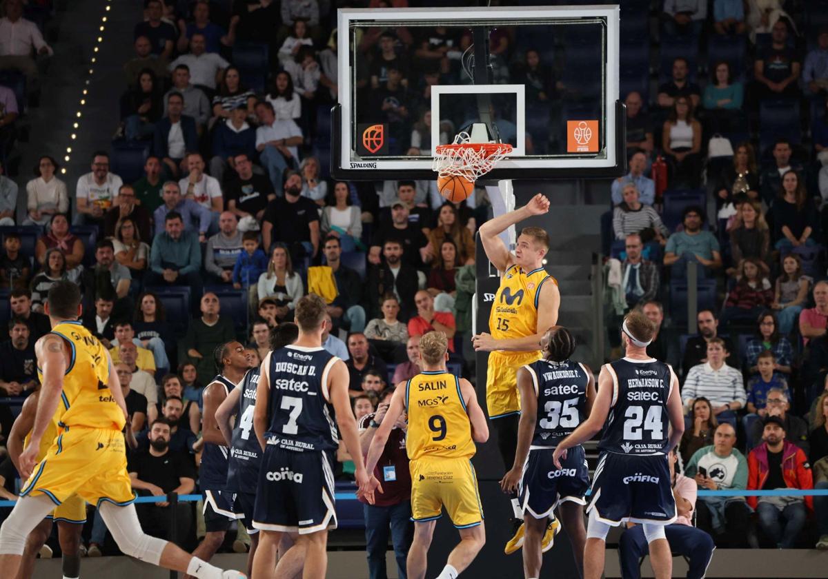 El Alimerka Oviedo Baloncesto debuta con derrota en el Palacio de los Deportes