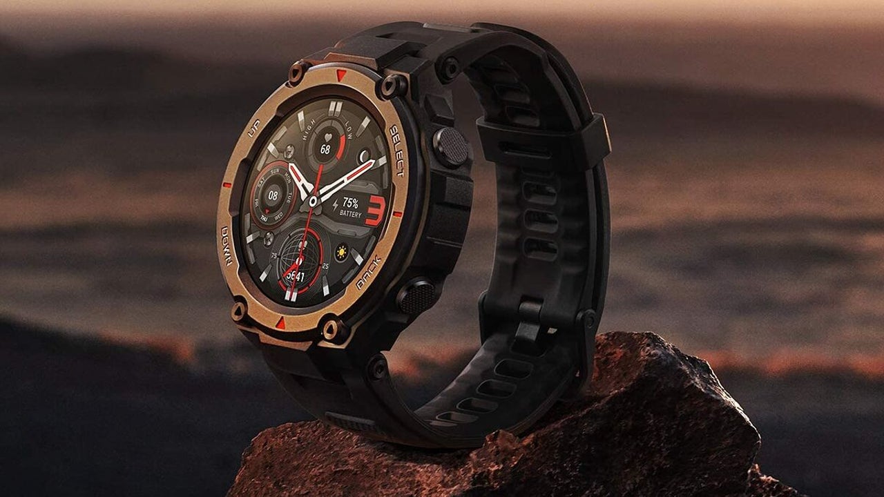 Amazon "regala" este smartwatch militar con batería de 10 días: baja un 78%