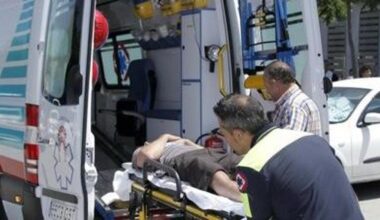 Muere un hombre y otros dos resultan heridos tras chocar su coche contra un árbol y un banco en Córdoba