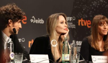 Angelina Jolie se emociona al recordar la enfermedad de su madre en el Festival de Cine de San Sebastián: «Es muy duro hablar de mi madre»
