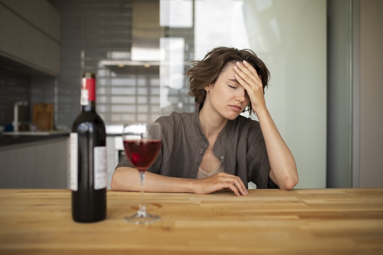 Las enfermedades psiquiátricas y el consumo de alcohol y otras drogas limitan la capacidad del cerebro para generar nuevas neuronas