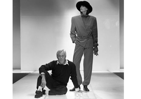 Imagen secundaria 1 - Fotos de archivo del diseñador Giorgio Armani en la década de los 80 y 90