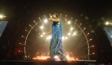Manuel Carrasco arrebata en su concerto del Roig Arena: todas las imágenes