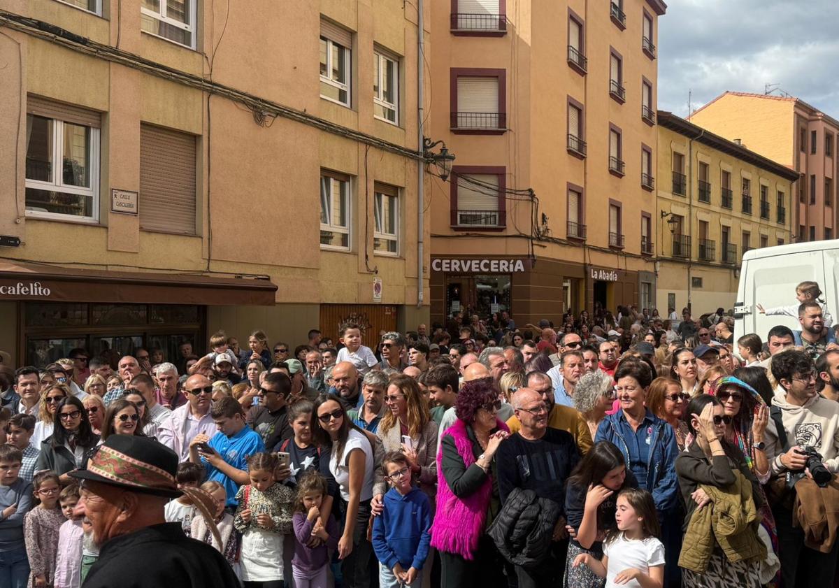 Imagen principal - Imágenes de León la mañana del domingo 28 de septiembre.