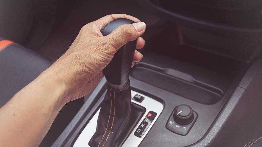 La OCU alerta de un fallo en el freno de mano en Renault y Dacia