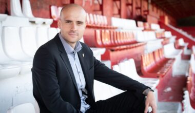 El Sporting visita al jefe de los árbitros tras las polémicas de las últimas jornadas - La Voz de Asturias