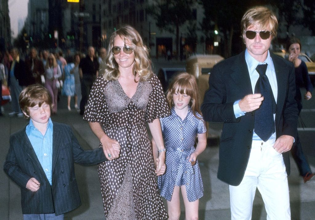 Robert Redford con su primera mujer, Lola Van Wagenen, y sus hijos Jamie y Shauna  