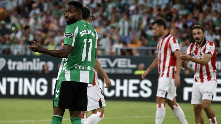 Bakambu, en el transcurso del Betis-Athletic de LaLiga 25-26