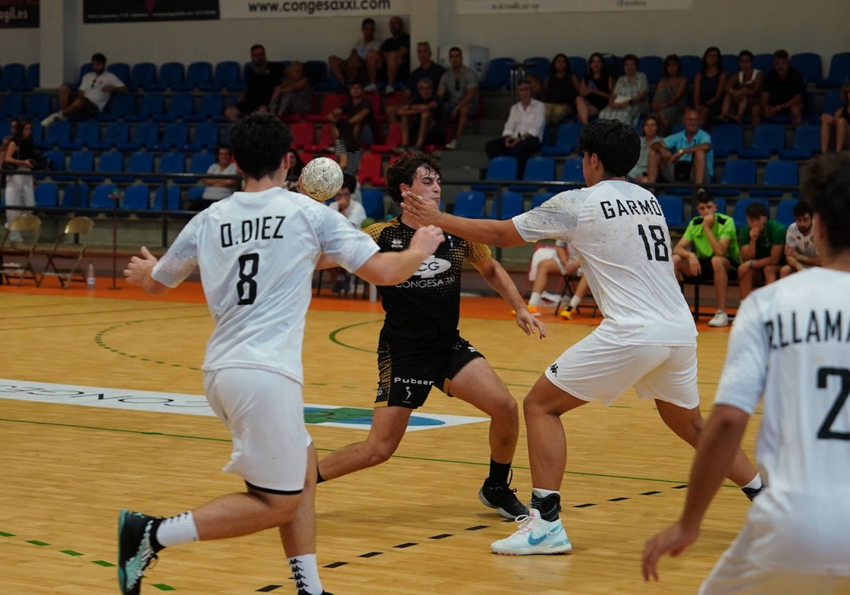 El BM Salamanca regresa a la competición este domingo a las 12:30 en Torrelavega