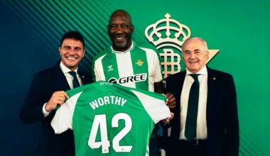 James Worthy, mítico jugador de los Lakers, espectador de honor del Betis