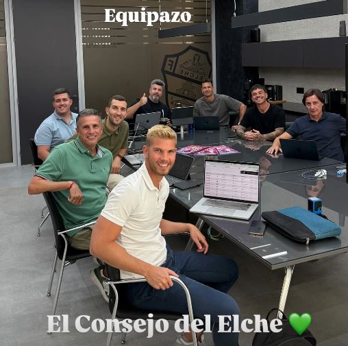 El Elche cierra el último día del mercado con los fichajes de los laterales Adrià Pedrosa y Héctor Fort