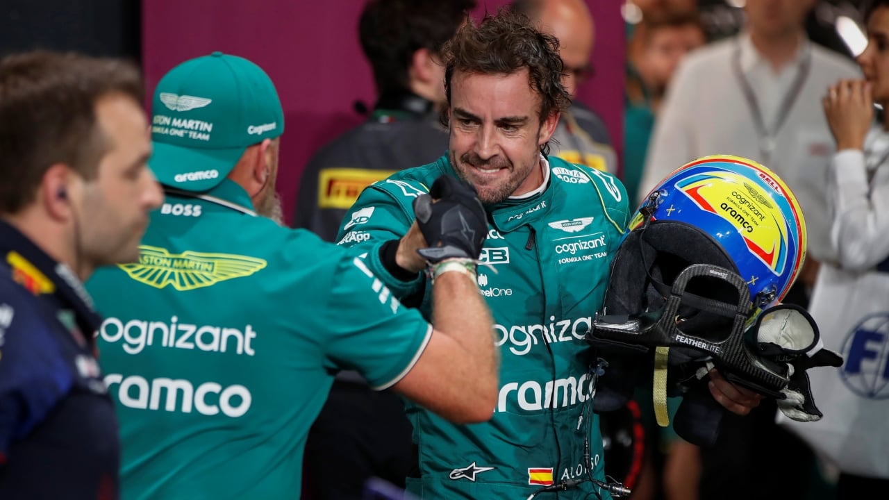 Verstappen vuelve a estar en Nürburgring con su Ferrari y Alonso tiene una opinión muy clara al respecto