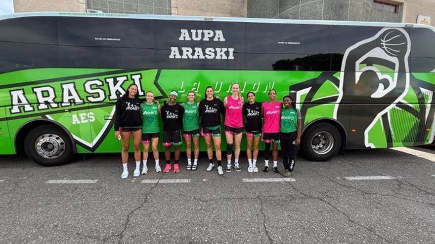 La renovada plantilla del Araski comienza su pretemporada con una doble derrota