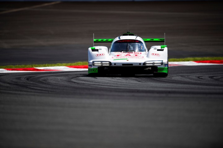 Nicolás Varrone en las 6 horas de Fuji del WEC. (Prensa WEC / Fabrizio Boldoni / DPPI)