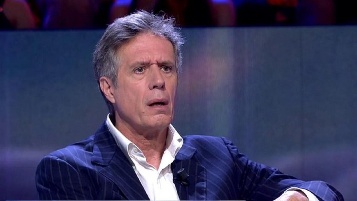 El público cancela en masa a 'De Viernes' tras este momento con Carlo Costanzia: "Machismo en prime time"