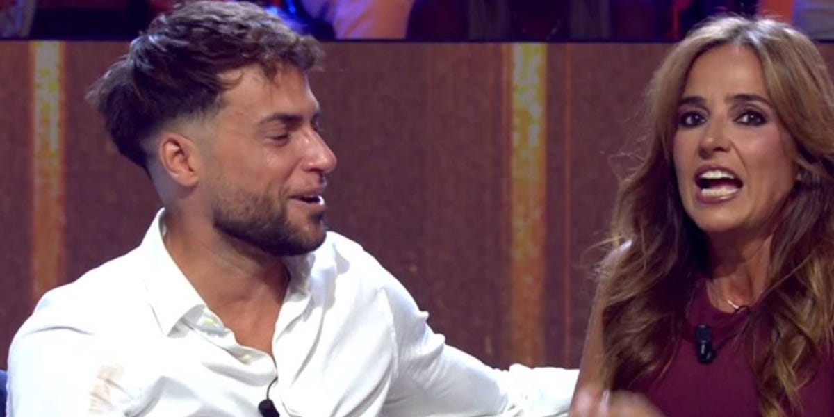 El reencuentro en directo de Carmen Alcayde y Montoya tras Supervivientes: "Te quiero mucho"