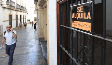 Cómo conseguir la deducción de hasta 1.200 euros para los menores de 35 años que vivan de alquiler en Andalucía