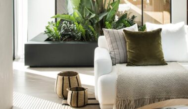 Una casa con alucinantes espacios de doble altura y una decoración que sorprende desde la discreción