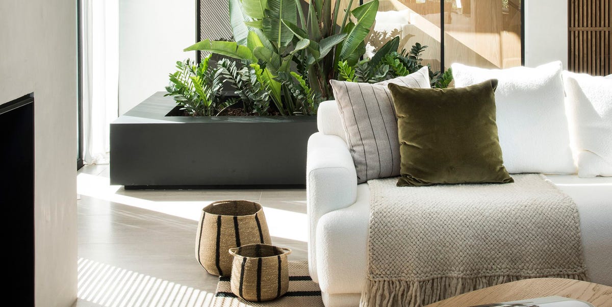 Una casa con alucinantes espacios de doble altura y una decoración que sorprende desde la discreción