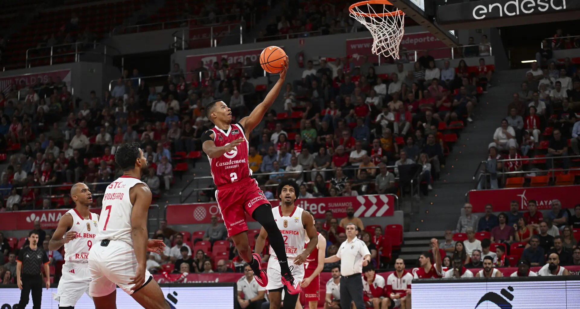 Joaquín Rodríguez apadrina la victoria del Casademont Zaragoza ante el Benfica