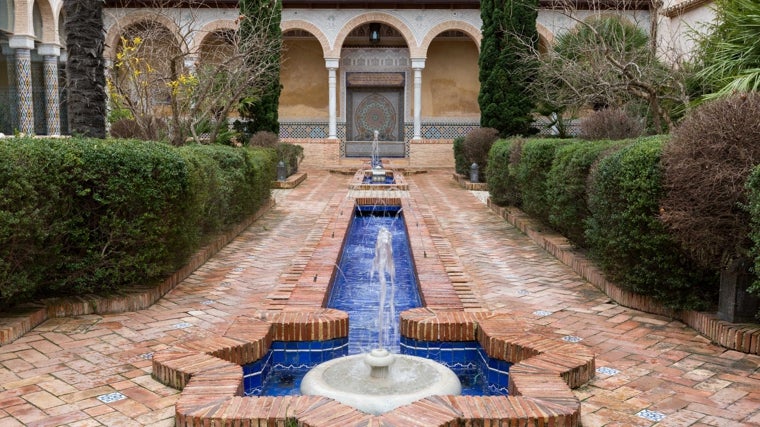 Imagen del patio del Castillo-Palacio de los Condes de Cervellón