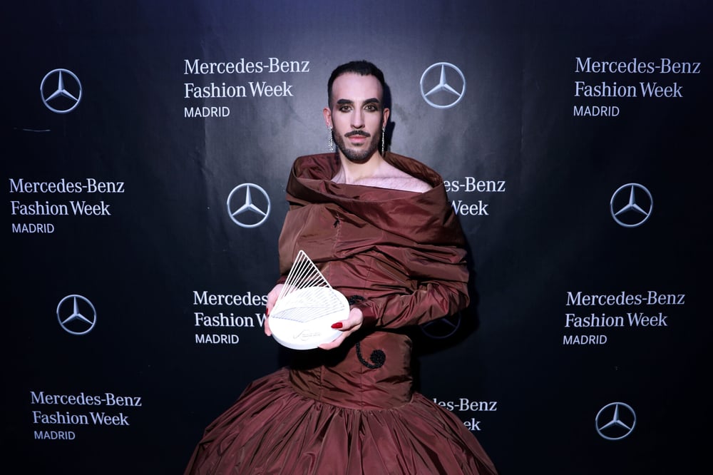 El diseñador burgalés Guillermo Décimo ha sido el vencedor en la 26ª edición del Mercedes-Benz Fashion Talent