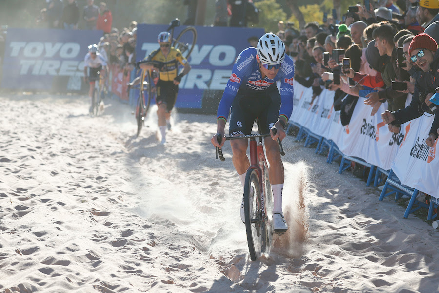 La Copa del Mundo de Ciclocross en Benidorm con meta en cuesta - joanseguidor.com
