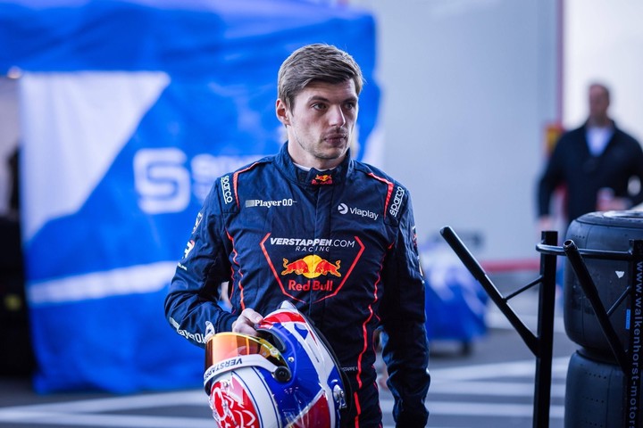 Max Verstappen en Nordschlife, donde compitió por el Campeonato de Resistencia de Nürburgring con el Porsche Cayman GT4.