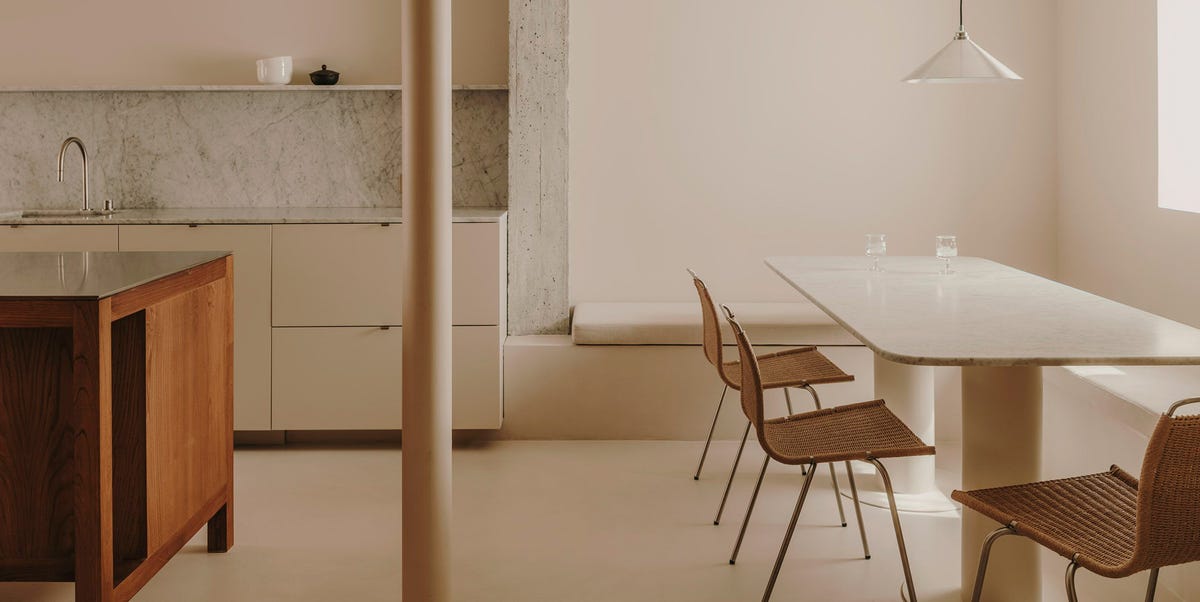 Una casa brutalista de los años 70 de Madrid que mantiene la esencia del edificio potenciando la serenidad y el minimalismo