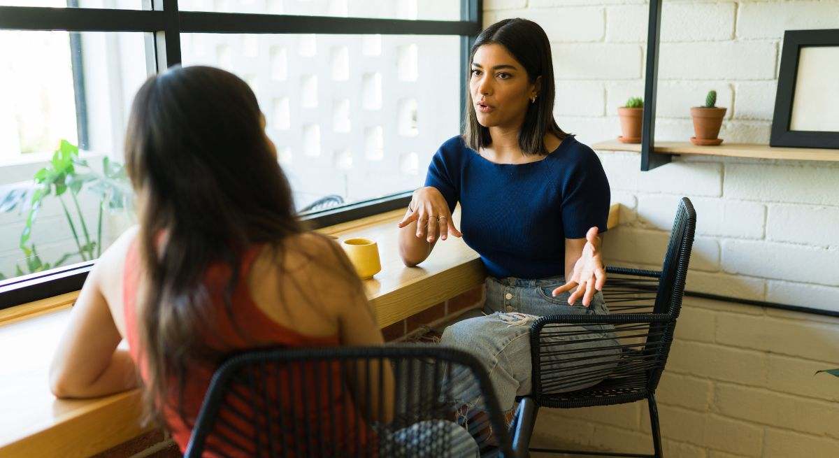El síntoma temprano de cáncer que puedes detectar mientras hablas