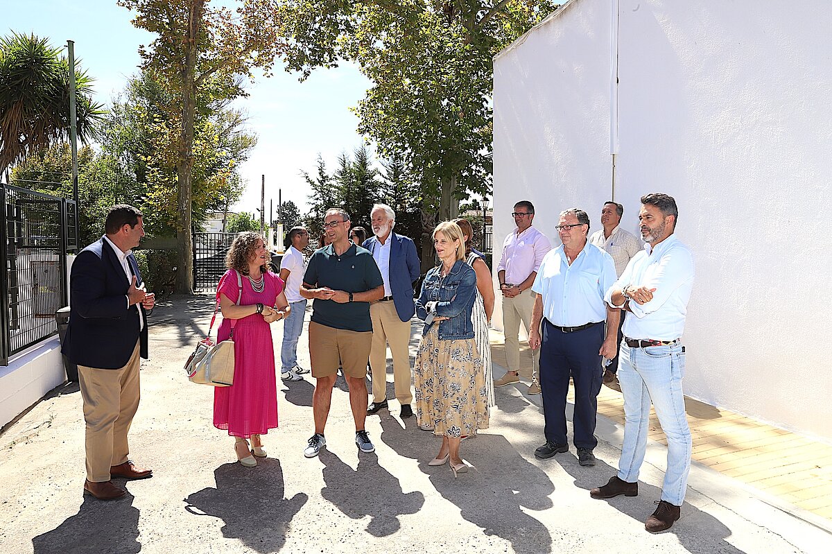 La alcaldesa de Jerez visita la ELA de San Isidro del Guadalete
