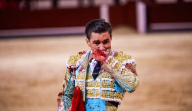 Bruno Aloi sufre dos cornadas en El Álamo, «una de ellas muy severa que le atraviesa el muslo»