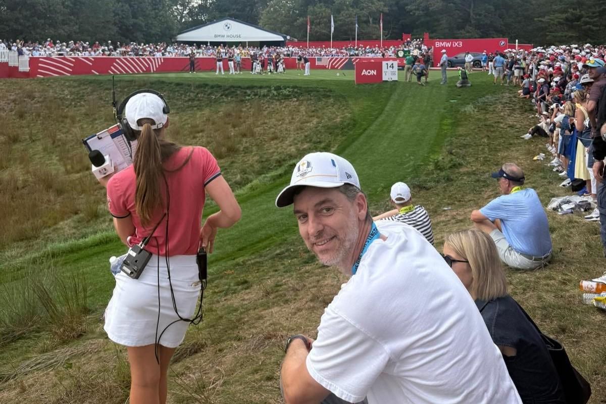 Pau siguió el juego de muy cerca, para no perderse nada del juego