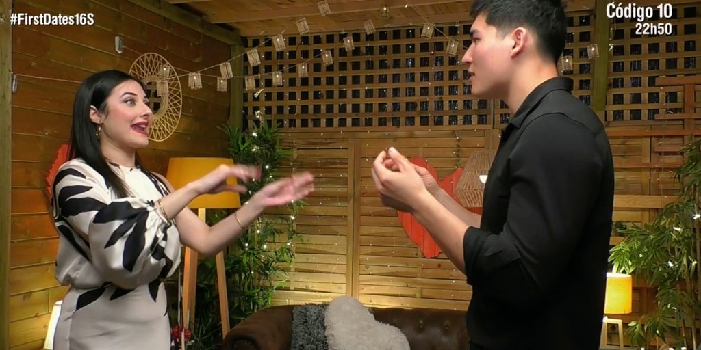 Una periodista de Telecinco se presenta a 'First Dates' y casi espanta a su cita: «Me he asustado»