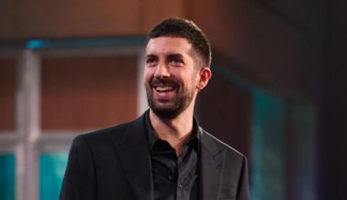 Preguntan a Miguel Campos, de 'La Revuelta', si son un programa político y dice esto de 'El Hormiguero'