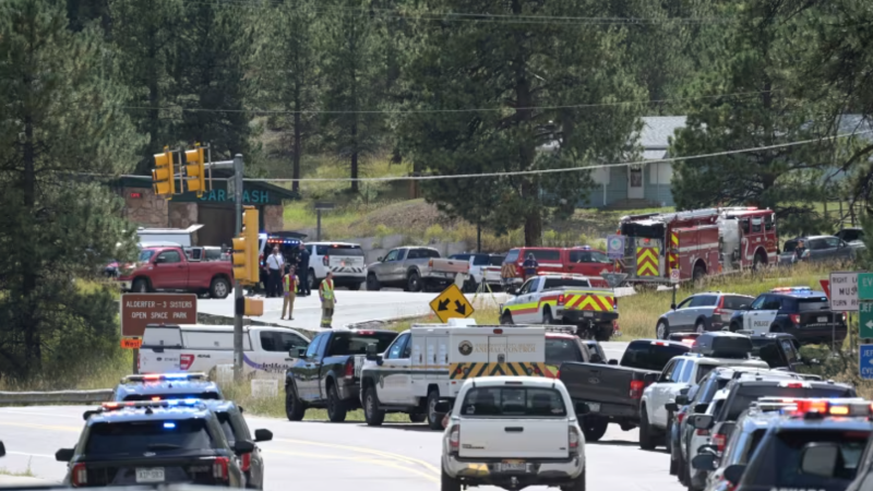 Al menos dos estudiantes heridos tras tiroteo en escuela del área de Denver, según autoridades