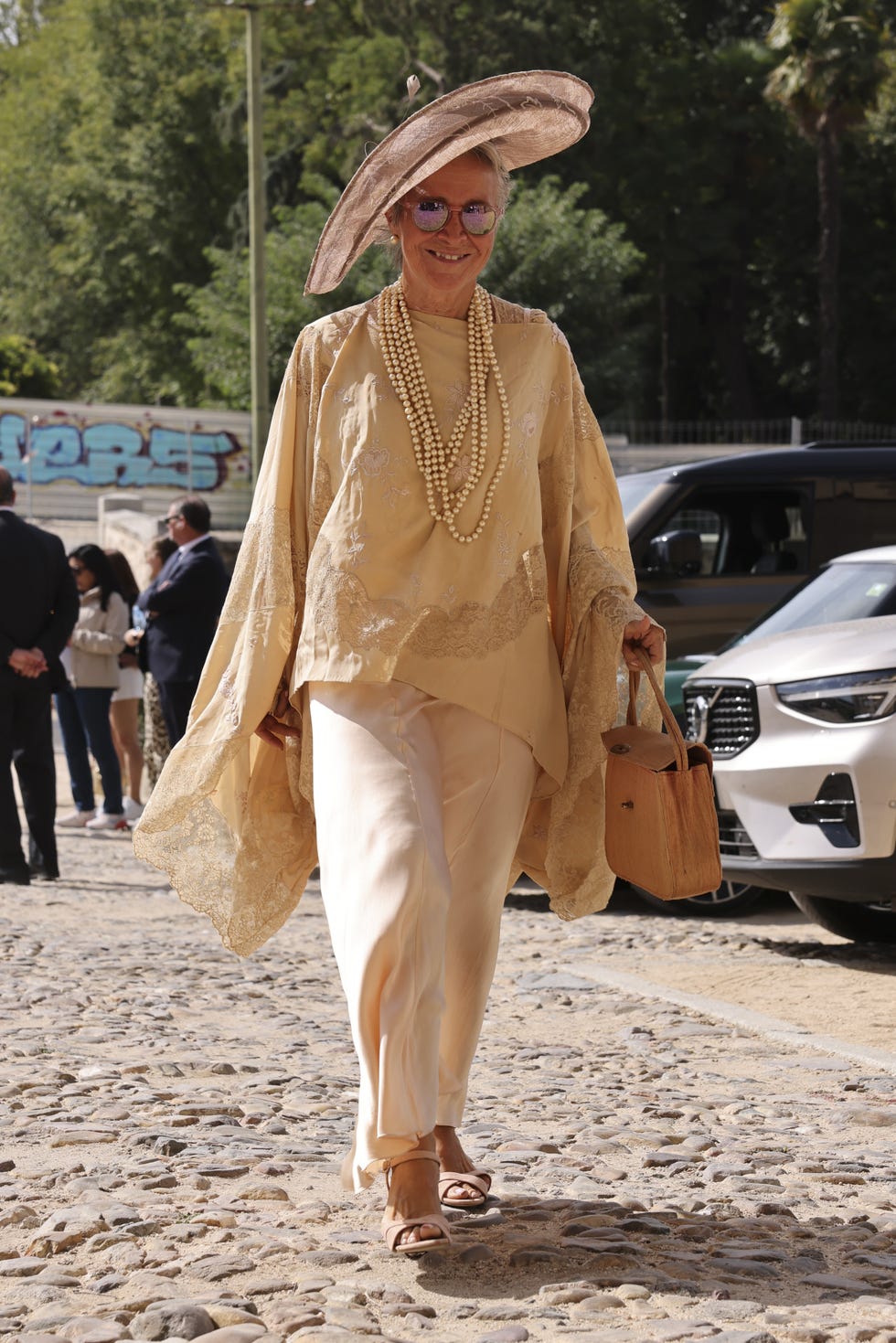 mejores looks invitada otoño