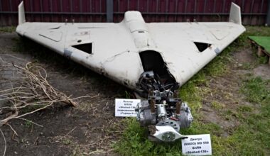 Ucrania quiere enseñar a Polonia a derribar los enormes y caros drones iraníes que utiliza Rusia